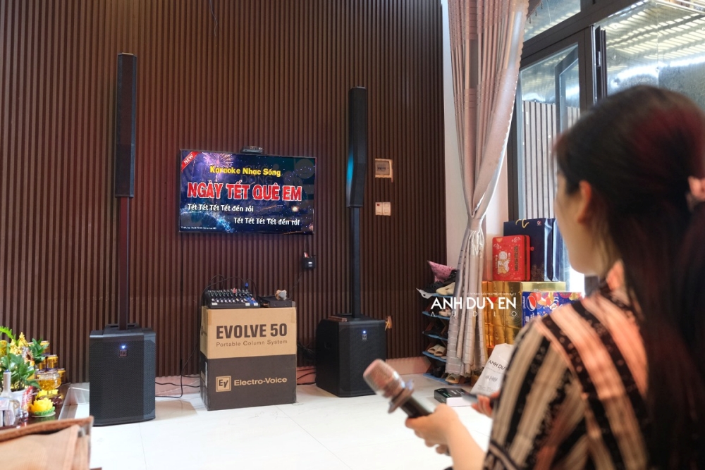 dan-karaoke-cong-suat-lon-electro-voice-evolve-50