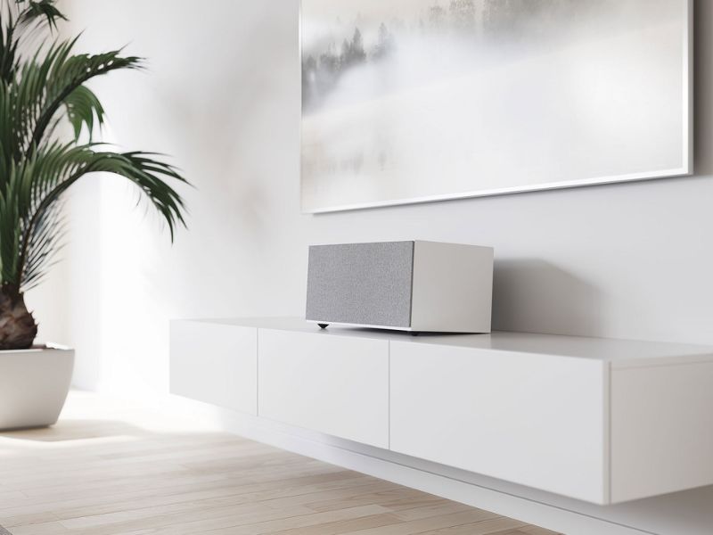 Loa cũng tương thích với các ứng dụng phát nhạc trực tuyến phổ biến như Spotify Connect