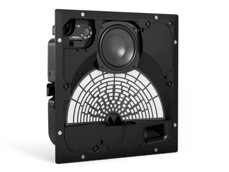 Một trong những điểm nổi bật của Loa Bose Edgemax EM180-LP chính là khả năng “biến mất” khỏi tầm nhìn