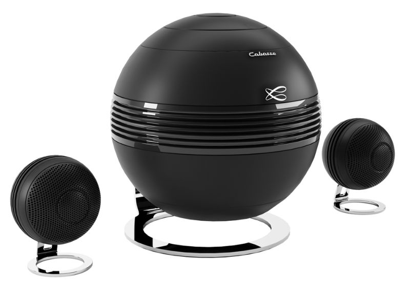 Hệ thống loa The Pearl Keshi gồm một subwoofer và hai loa vệ tinh