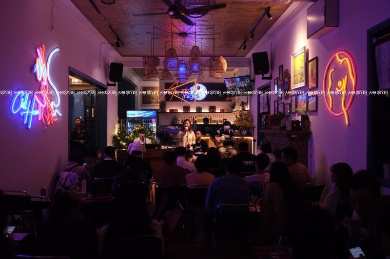 Lắp Đặt Hệ Thống Âm Thanh Biểu Diễn Live Band The Curve Cafe & Bar Hội An