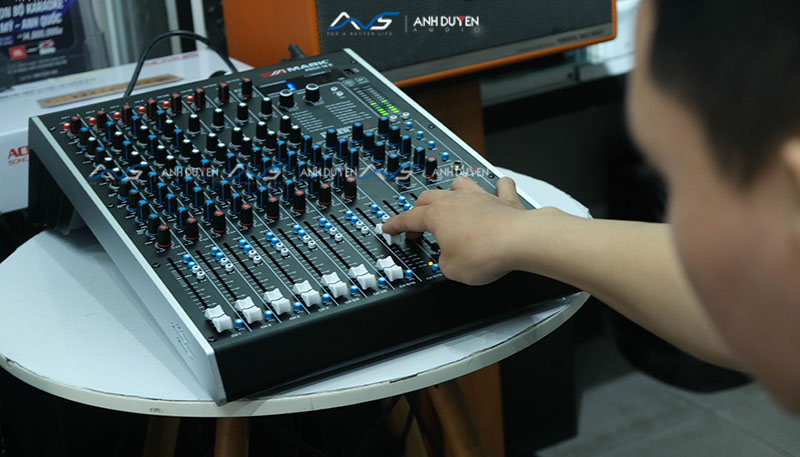 Mixer Mark Mark PROX 12E Chính Hãng Giá Tốt