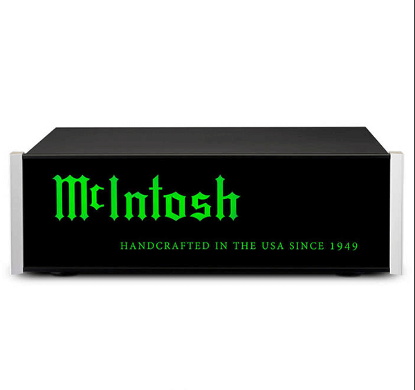 Mặt trước của Mcintosh LB200 LIGHTBOX không để lại bất kỳ sự nghi ngờ nào về việc đó là một sản phẩm của McIntosh