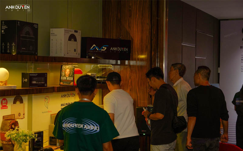 HUMMINGURU GÂY CHÚ Ý TẠI PHE SHOW SÀI GÒN 2025